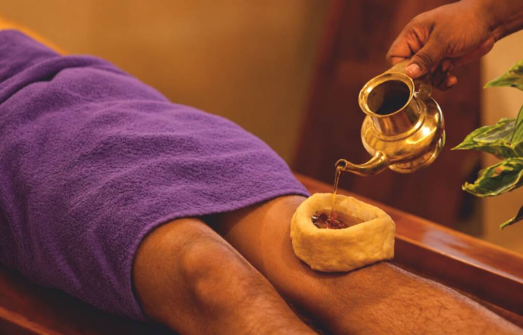 Janu Basti Ayurvedic knee therapy